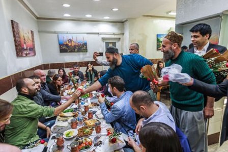 Başbakanlık dünya medyasını ciğerci kardeşlerde ağırladı - Resim : 1