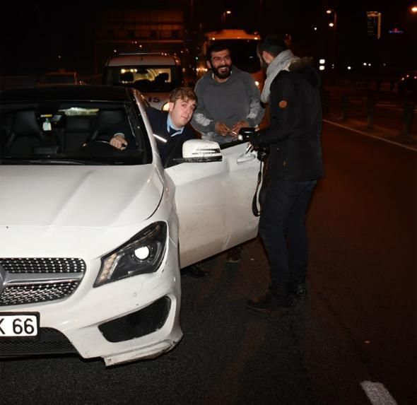 Dağıstanlı yolda kaldı, polislerden borç para aldı! - Resim : 1