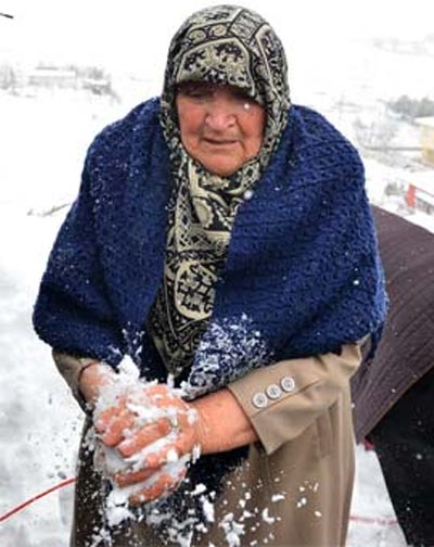 Gazeteci Nuh Köklü'ye hüzünlü veda! Annesi kartopunu aldı ve... - Resim : 3