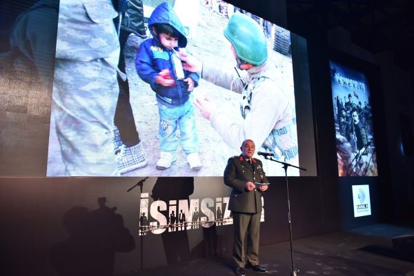 'İsimsizler' ilk bölümü askerlerle izledi! - Resim : 2