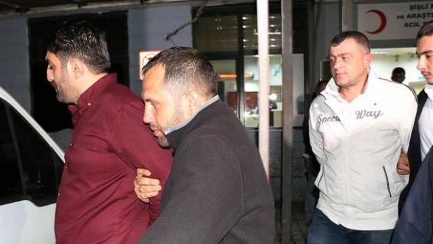 Ahmet Hakan'a evinin önünde çirkin saldırı! - Resim : 1