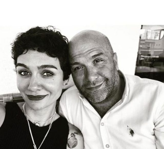 Birce Akalay'ın yeni imajı olay oldu! Onu mu taklit etti? - Resim : 1