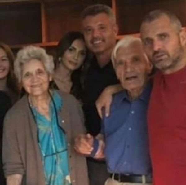 Sadettin Saran ile Emina Jahovic aşkından ilk kare! Aile fotoğrafına girdi - Resim : 1