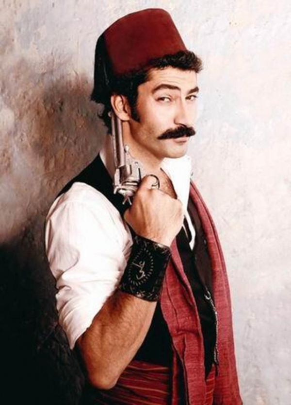 Kenan İmirzalıoğlu Osmanlı akıncısı oluyor - Resim : 1